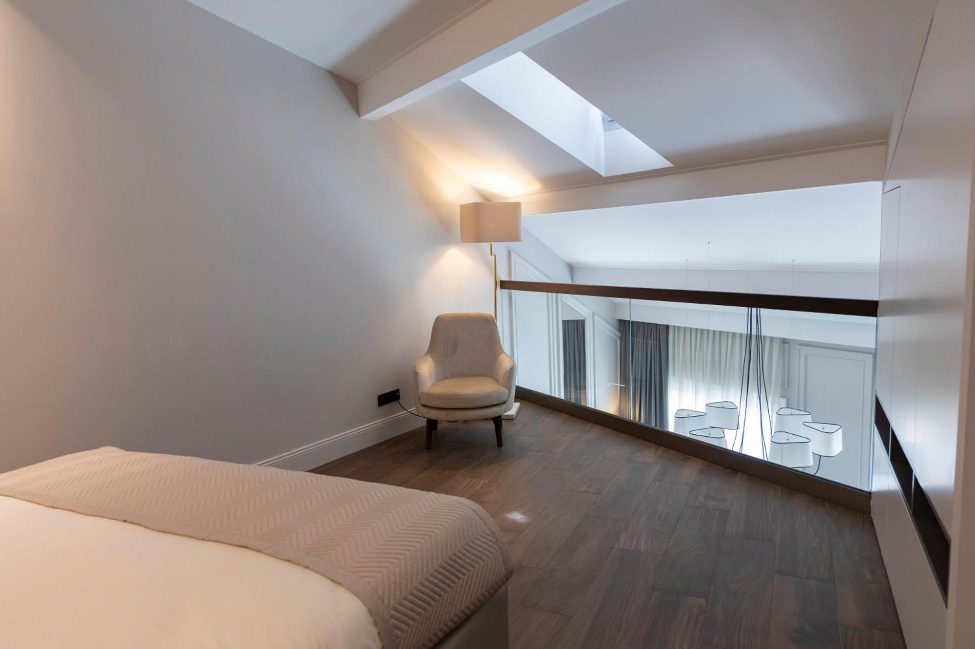Apartment In The Heart Of *
